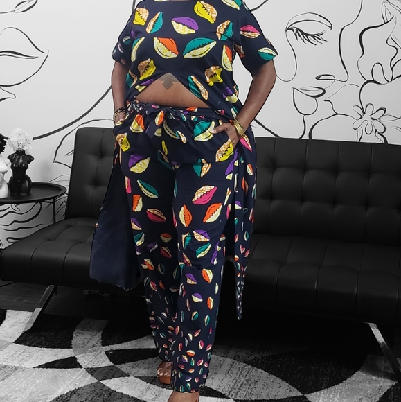 Colorful Cowrie Shells Duster and Pant Set - Picture 9 of 10